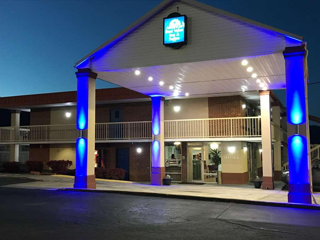 Americas Best Value Inn&Suites-Dalton, GA - I-75, Exit- 328 Exterior foto